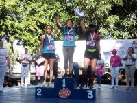 Estudiantes participan en la 3ª Carrera y caminata de la mujer 5k en conmemoración del Día Internacional de lucha Contra el Cáncer de Mama 2019