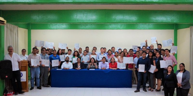 ENTREGA DE TÍTULOS PROFESIONALES A EGRESADOS Y EGRESADAS DEL INSTITUTO TECNOLÓGICO DE TAPACHULA