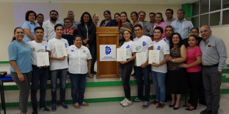 EL TECNM CAMPUS TAPACHULA ENTREGA RECONOCIMIENTOS A ESTUDIANTES QUE PROMUEVEN LA CAMPAÑA “TecNM 100% LIBRE DE PLÁSTICO DE UN SOLO USO”.